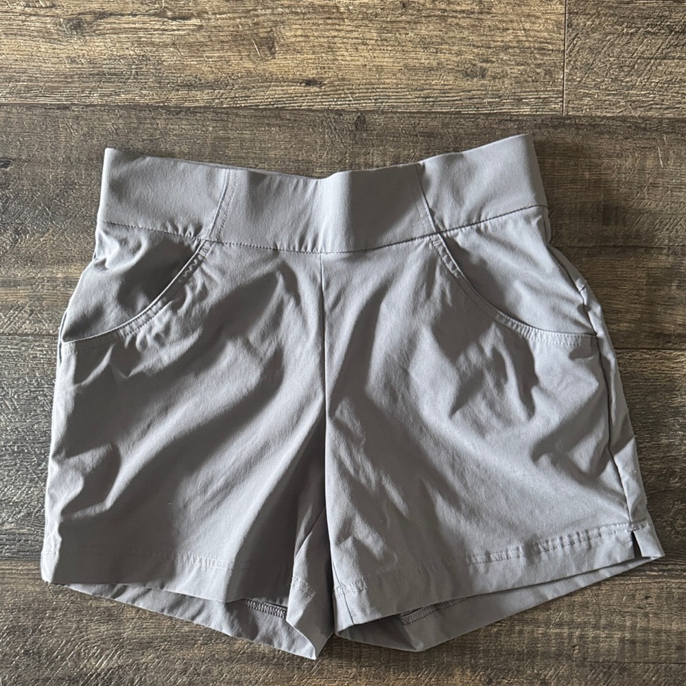 Columbia Women's High Waist Gray Shorts